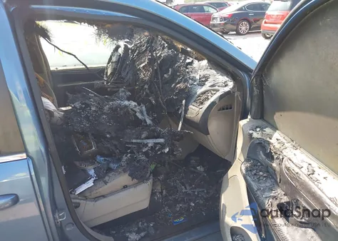 2012 Chrysler Town & Country Touring z USA, uszkodzony, nr VIN 2C4RC1BG4CR126418